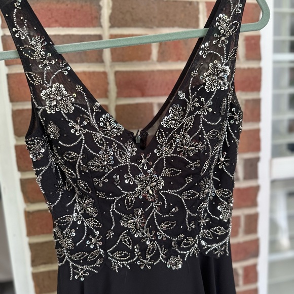 Gianni Bini Beaded Cocktail | formal | Prom Dress Size 1 - Picture 4 of 5